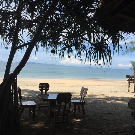Cocobar&Bungalow'Kohjum Hotel Koh Jum Buitenkant foto