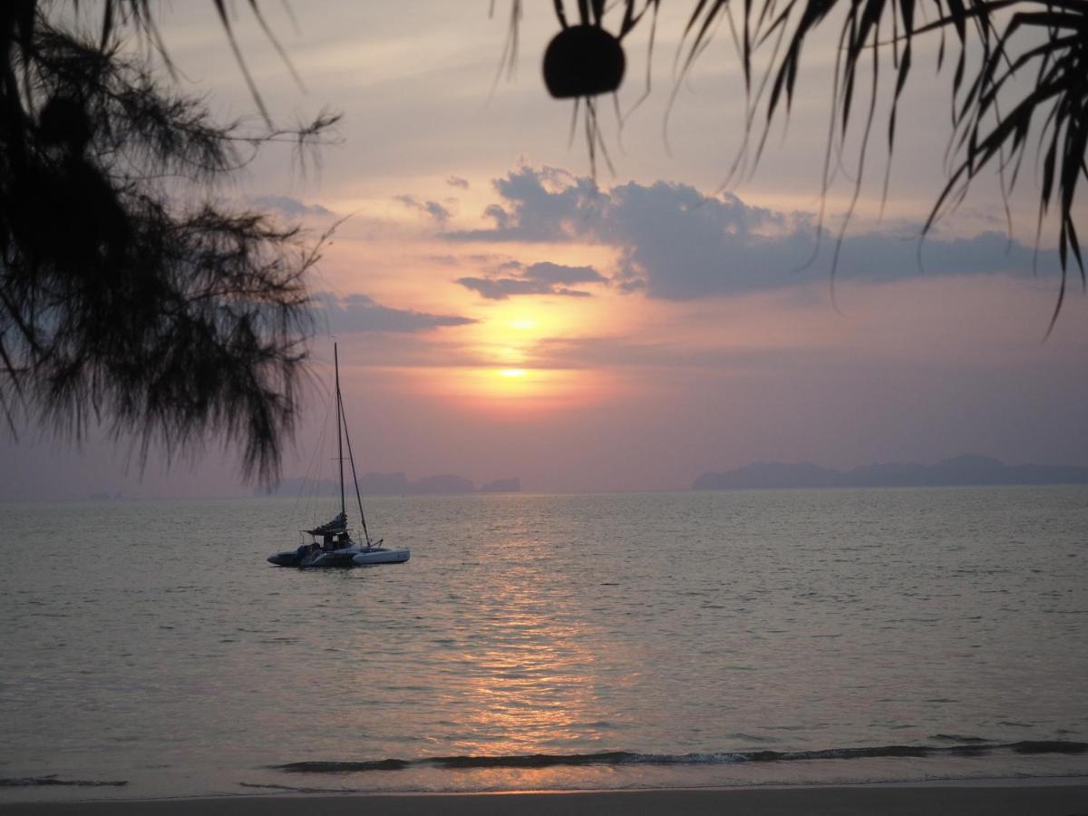 Cocobar&Bungalow'Kohjum Hotel Koh Jum Buitenkant foto