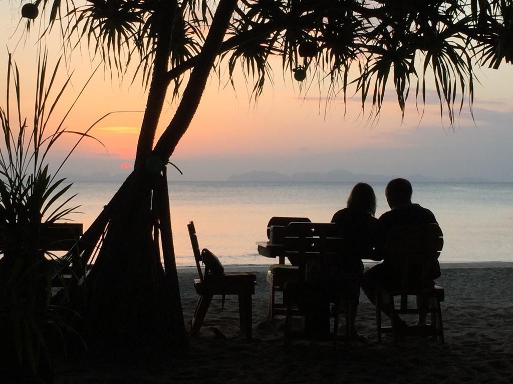 Cocobar&Bungalow'Kohjum Hotel Koh Jum Buitenkant foto
