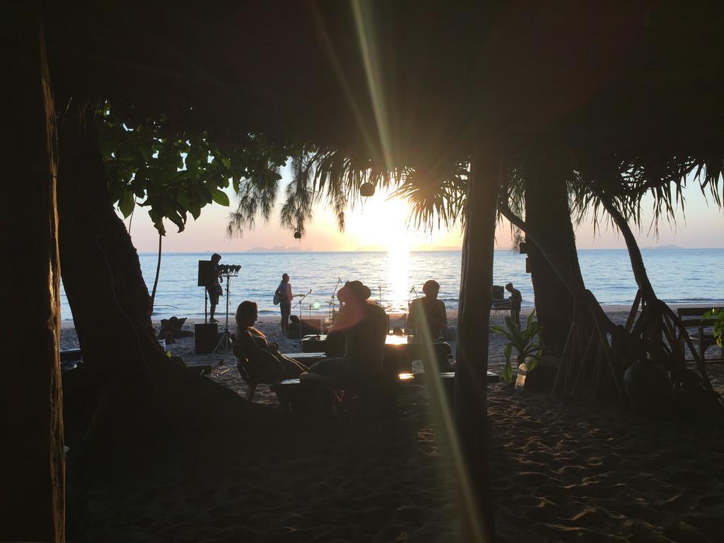 Cocobar&Bungalow'Kohjum Hotel Koh Jum Buitenkant foto
