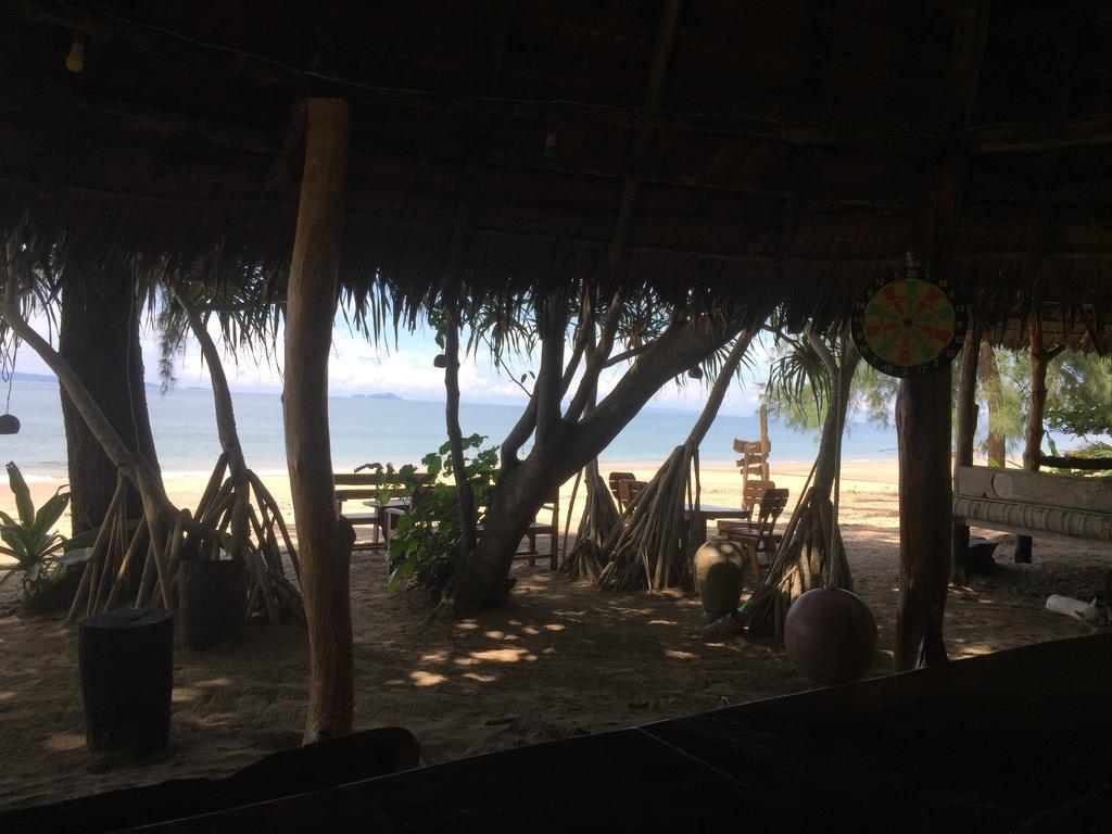 Cocobar&Bungalow'Kohjum Hotel Koh Jum Buitenkant foto