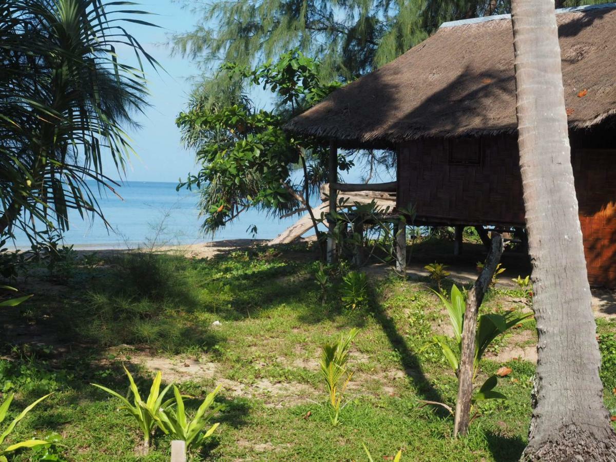 Cocobar&Bungalow'Kohjum Hotel Koh Jum Buitenkant foto