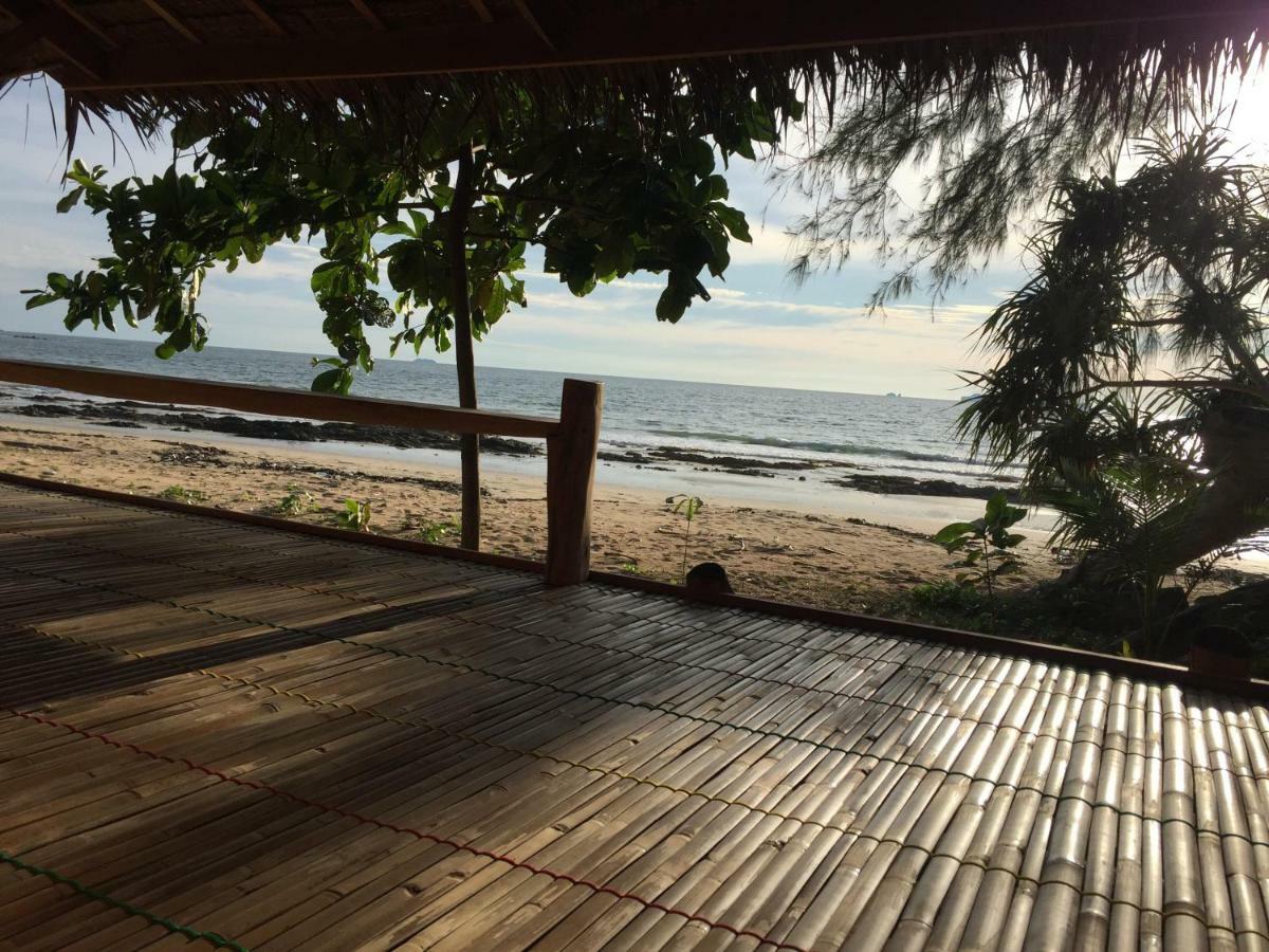 Cocobar&Bungalow'Kohjum Hotel Koh Jum Buitenkant foto